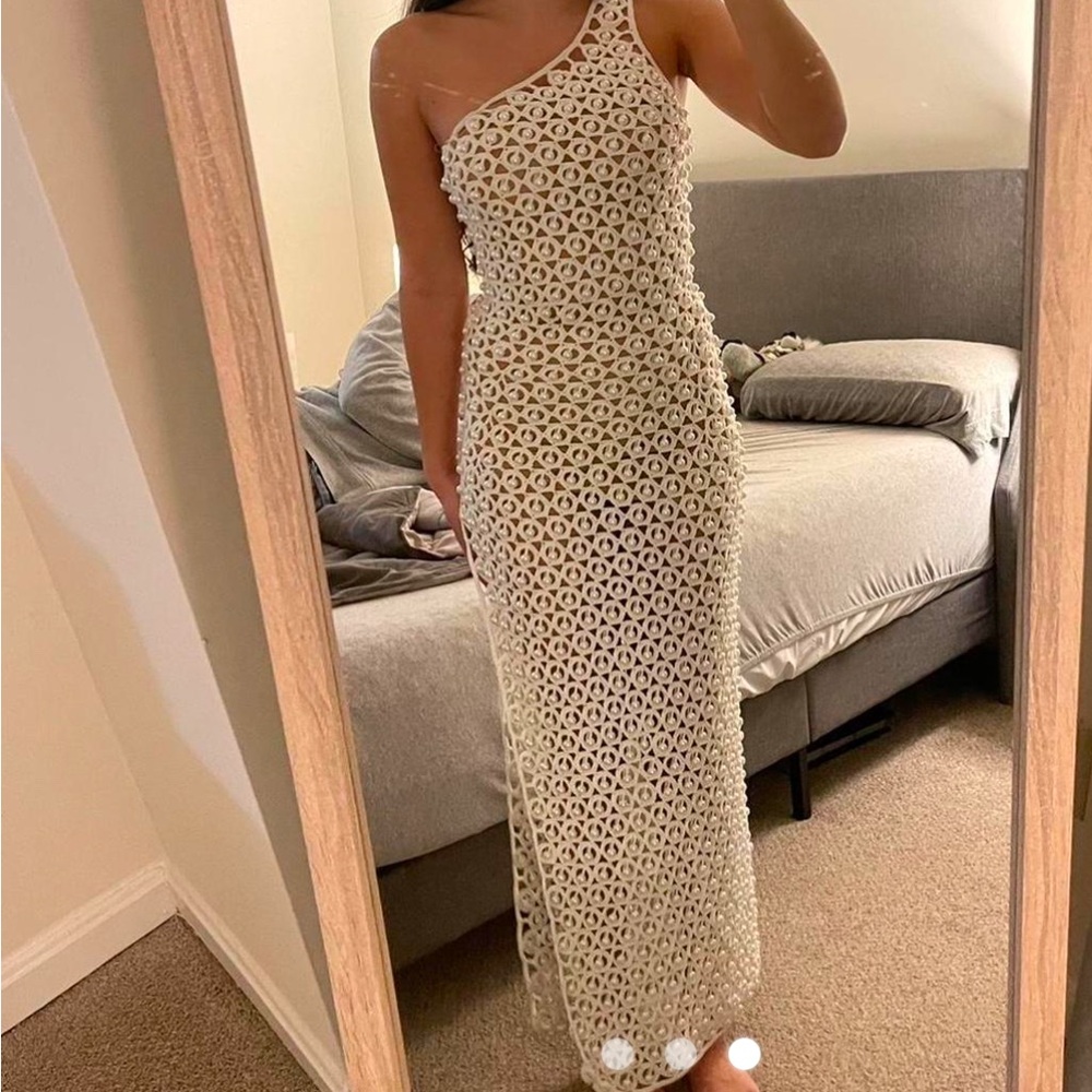 Elegant Cream One-Shoulder Dress